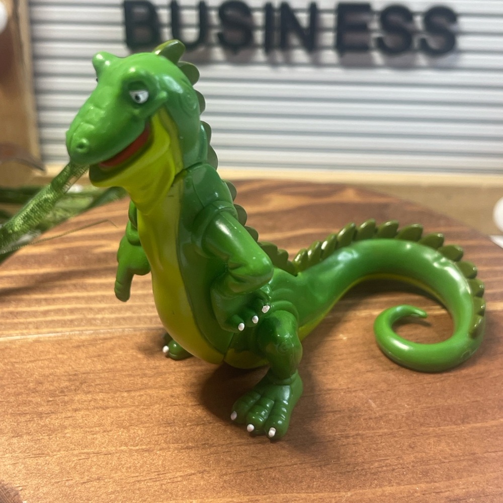 Rainforest Cafe Iggy the Iguana Figurine 2000 Vintage 3”